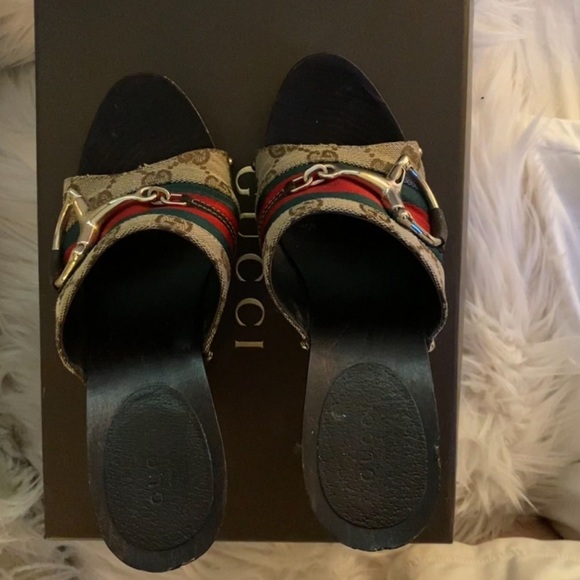 GUCCI
Beige/Ebony GG Canvas Vintage Web Horsebit Wood Mule Slide Sandals - Picture 16 of 17